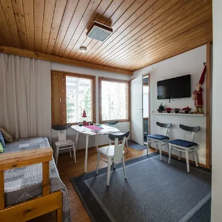 Сasa de vacaciones Lake House With Sauna